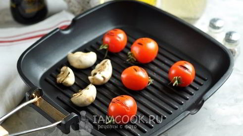 стейк из лосося с овощами-гриль