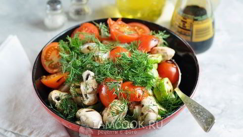 стейк из лосося с овощами-гриль