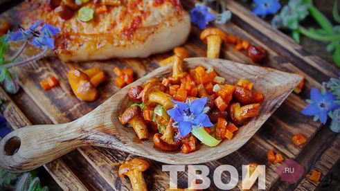 стейк из свинины на сковороде