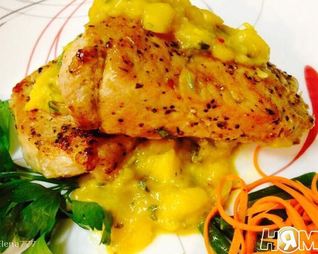 Стейк из свинины под манговым соусом