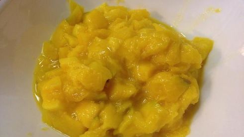 стейк из свинины под манговым соусом