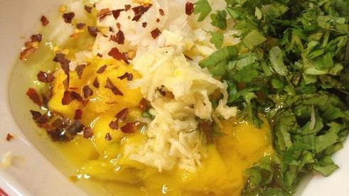 стейк из свинины под манговым соусом