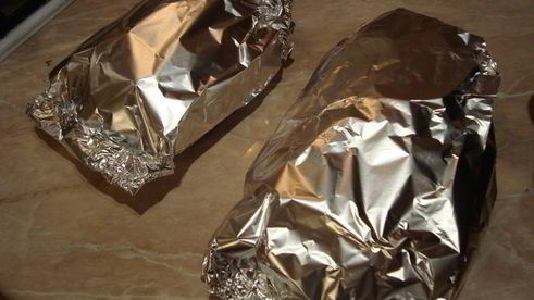 стейк лосося, запеченного в фольге homequeen с овощами