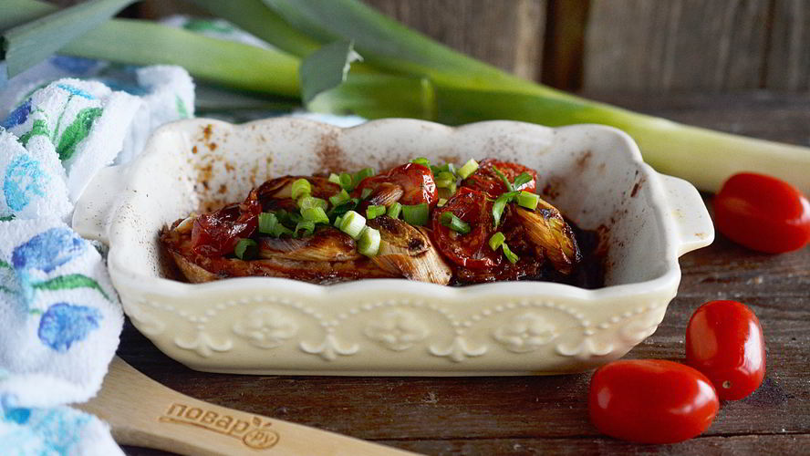 Рецепт стейк лосося, запеченный с помидорами черри