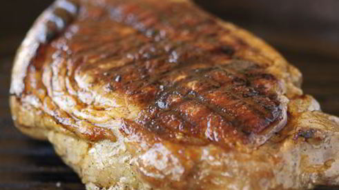 стейк портерхаус с маслом из красного вина