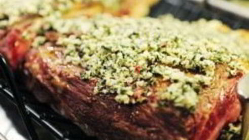 стейк рибай с розмарином, тимьяном и чесноком