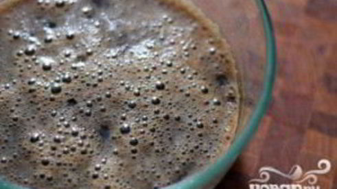 стейк с грибным соусом и сливочным шпинатом