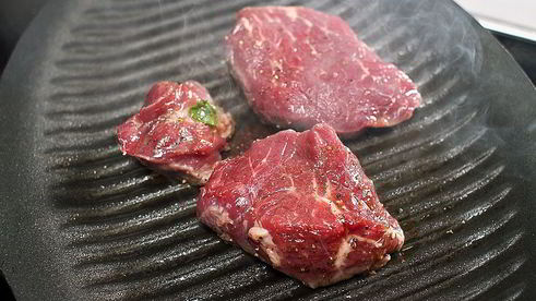 стейк с мятой и бальзамическим уксусом