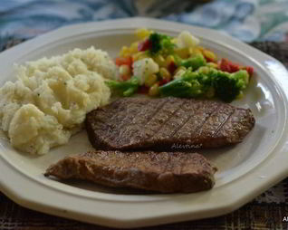 Стейк в лаймовом маринаде