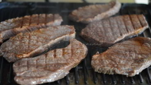 стейк в лаймовом маринаде