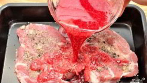 стейк в винном соусе