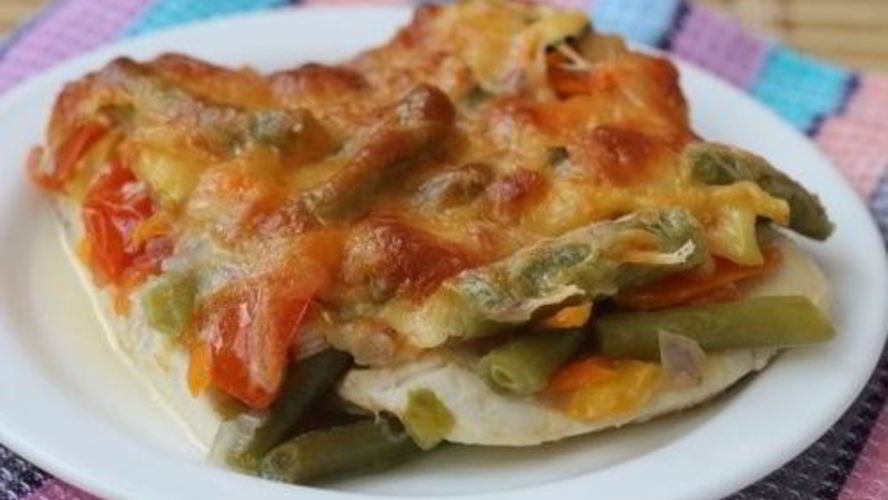 Рецепт стейки из куриного филе с овощами под сыром