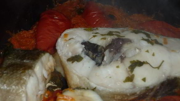 Рецепт Стейки трески под овощным маринадом