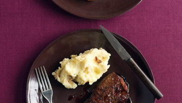 Рецепт Стейки в винном соусе