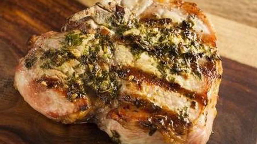 Рецепт свиной стейк на гриле в травяном маринаде