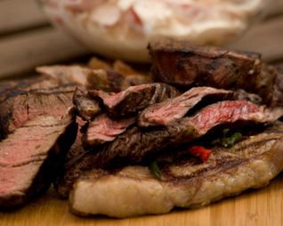 Три вида стейков и томатный салат