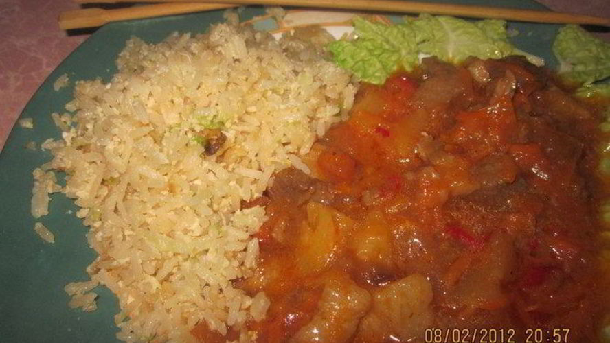 Рецепт свинина в кисло-сладком соусе с жареным рисом на гарнир — ужин родом из китая