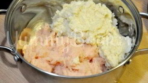 куриные тефтельки под сырным соусом