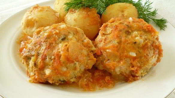 Рецепт Куриные тефтельки, запеченные с молодым картофелем