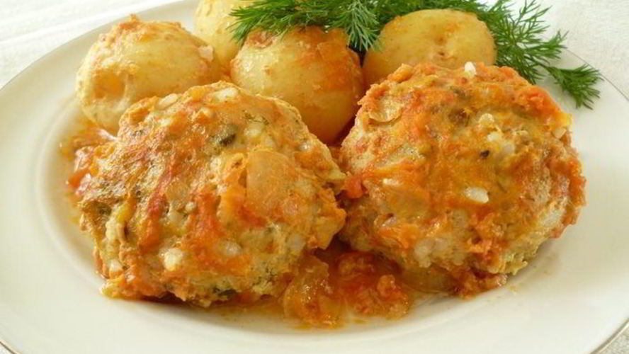 Рецепт куриные тефтельки, запеченные с молодым картофелем
