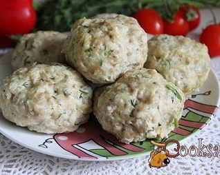 Паровые куриные тефтели с овощами и овсяными хлопьями