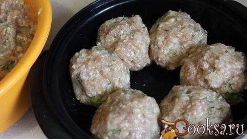 паровые куриные тефтели с овощами и овсяными хлопьями