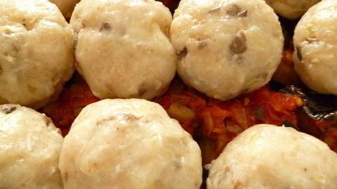 рыбно-грибные тефтельки, запеченные с овощами