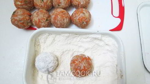 спагетти с тефтелями в томатном соусе