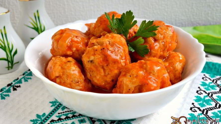 Рецепт тефтели из куриного фарша с пшеничной кашей в томатном соусе