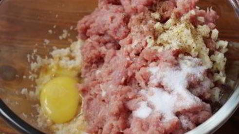 тефтели с чесночным хлебом