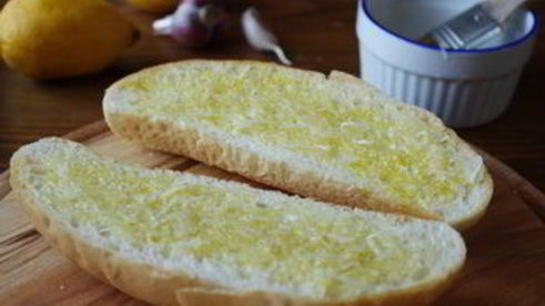 тефтели с чесночным хлебом