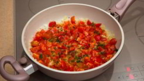 тефтели с моцареллой в томатном соусе