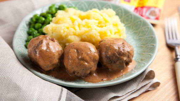 Рецепт Тефтели с яйцом в сливочно-томатном соусе