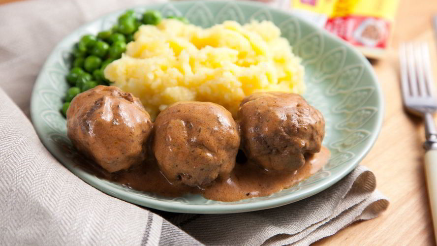 Рецепт тефтели с яйцом в сливочно-томатном соусе