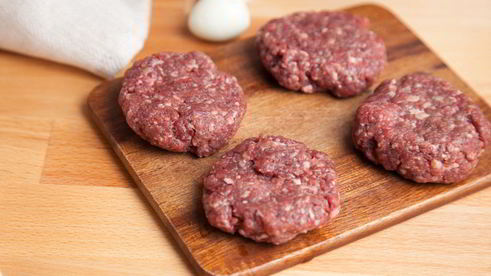 тефтели с яйцом в сливочно-томатном соусе