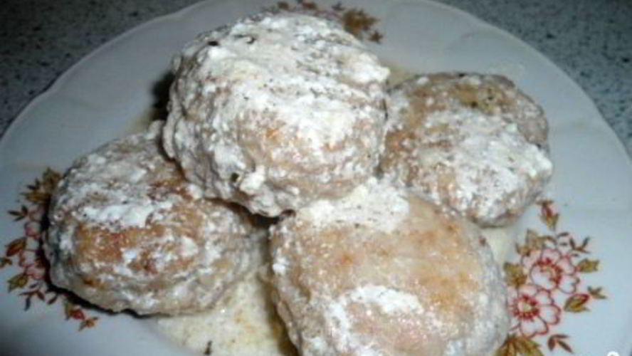 Рецепт тефтели со сметанной подливкой