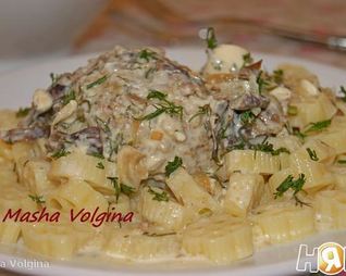 Тефтели в грибном соусе с сыром