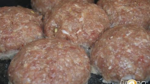 тефтели в грибном соусе с сыром