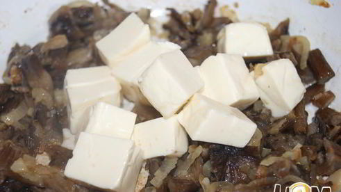 тефтели в грибном соусе с сыром