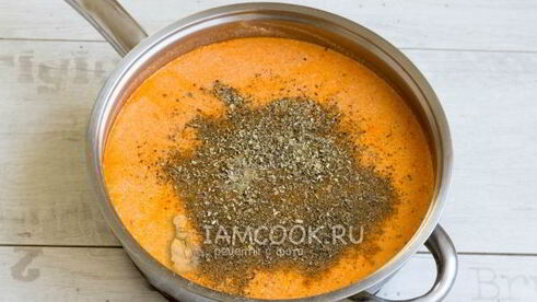 тефтели в сметанно-томатном соусе