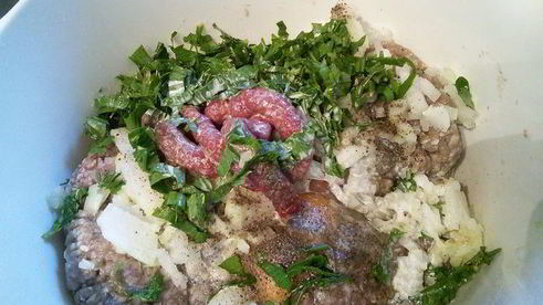 тефтели в томатном соусе с нутом