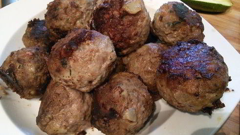 тефтели в томатном соусе с нутом