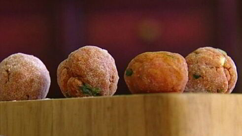 телячьи тефтельки с соусом из помидоров