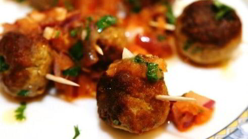 телячьи тефтельки с соусом из помидоров