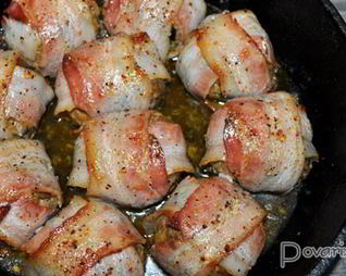 Запеченные тефтели в беконе