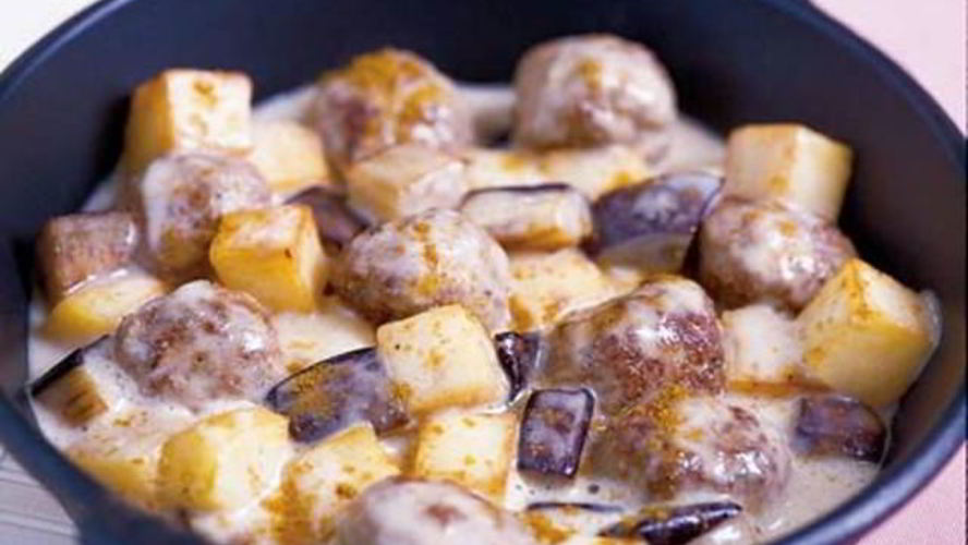 Рецепт жареные баклажаны и картофель с острыми тефтельками