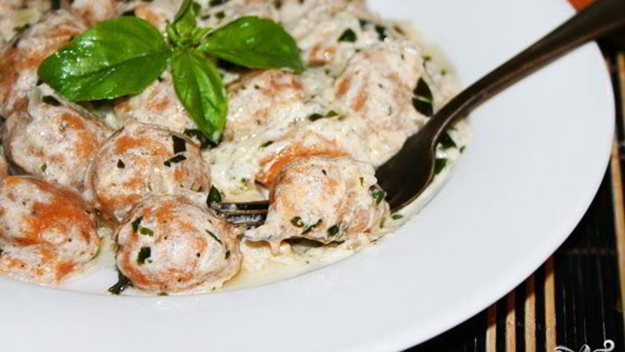 Рецепт томатные ньокки с базиликом и сметанным соусом