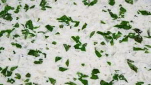 томатные ньокки с базиликом и сметанным соусом