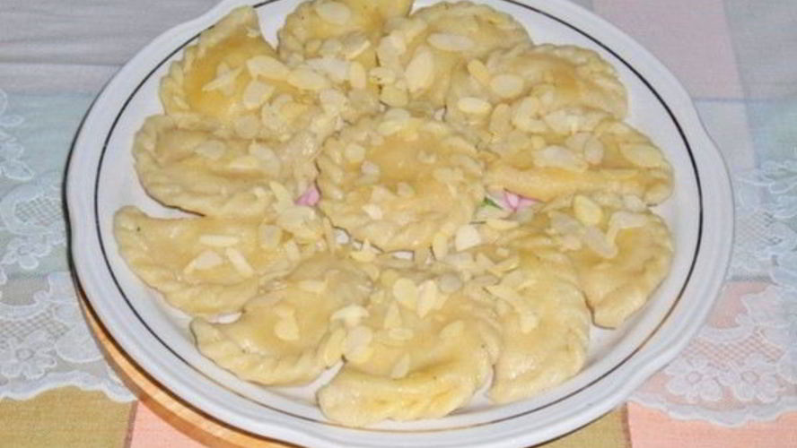 Рецепт постные вареники с начинкой из мака и миндаля с курагой