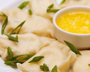 Соленые вареники с творогом и зеленью